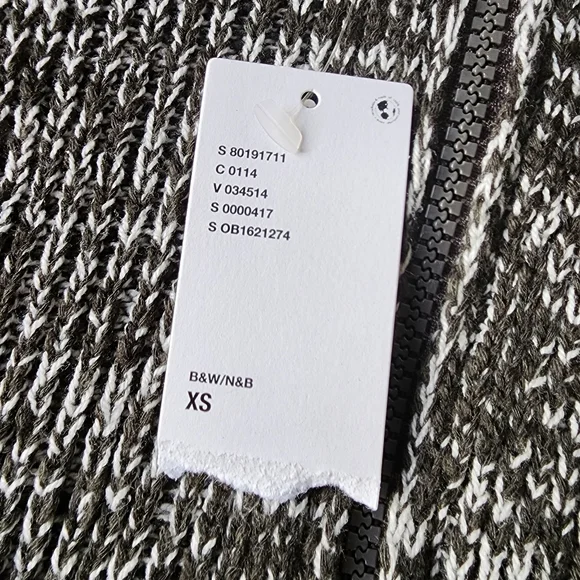 NWT Urban Outfitters Cropped Sweater - Picture 5 of 7